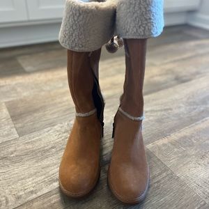 Brand New Women Timberland Boots. Never worn. Size 7.